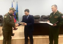 Жителю Оленегорска Алексею Мирошникову вручили медаль «За храбрость» II степени