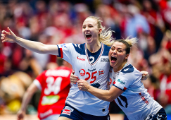 Норвежки "выгрызли" проход в финал в овертайме; француженки разгромили шведок: фото чемпионата мира по гандболу