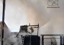 В деревне Эушта в Кировском районе Томска в 15 часов 16 декабря загорелись два жилых дома