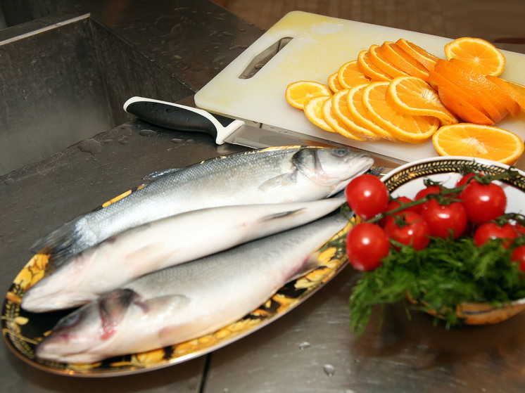 Эксперт: вслед за яйцами подорожают рыба, огурцы и помидоры