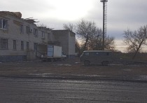 Вооруженные силы Украины (ВСУ) нанесли удар по поселку Новая Маячка Херсонской области во время доставки гуманитарной помощи из РСЗО HIMARS