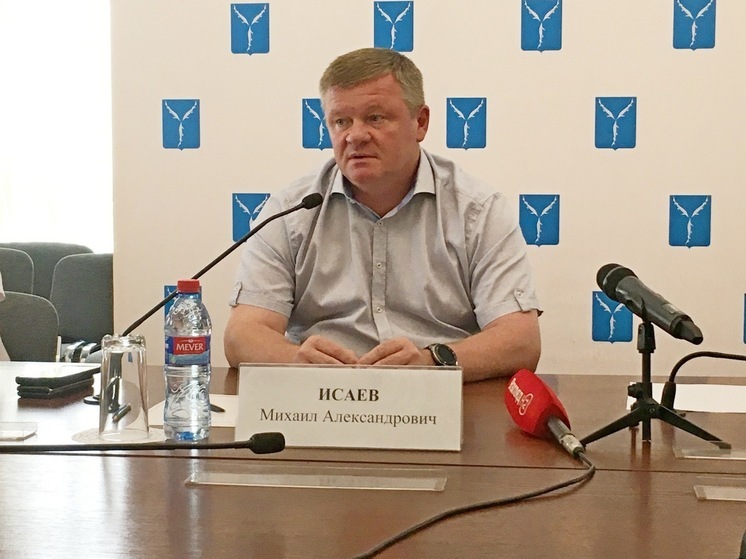 Михаил Исаев раскритиковал работу депутатов, игнорирующих "наливайки"
