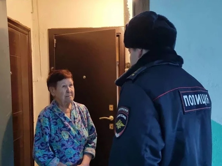 Полицейские вышли в рейд, чтобы предупредить екатеринбуржцев о мошенниках