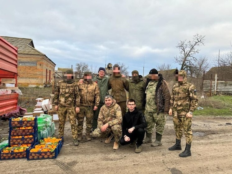 Из Кисловодска бойцам в зону СВО привезли тонну мандаринов и новогодние подарки