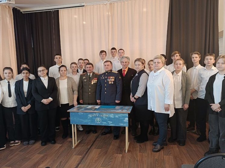 В школе Тверской области открыли «Парту героя»