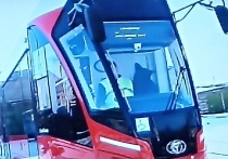 В Новотроицк прибыл современный трамвай «Львенок»
