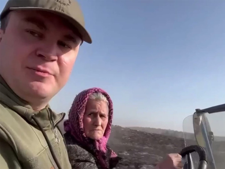 Бабушка, возившая губернатора Виталия Хоценко по деревне, проголосовала за Омск