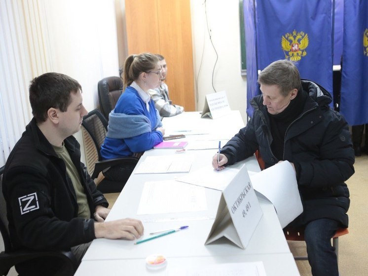 Мэр Новосибирска Локоть проголосовал на довыборах в горсовет
