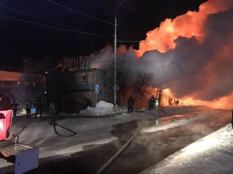 Прокуратура организовала проверку после пожара с пострадавшими в жилом доме в Салехарде