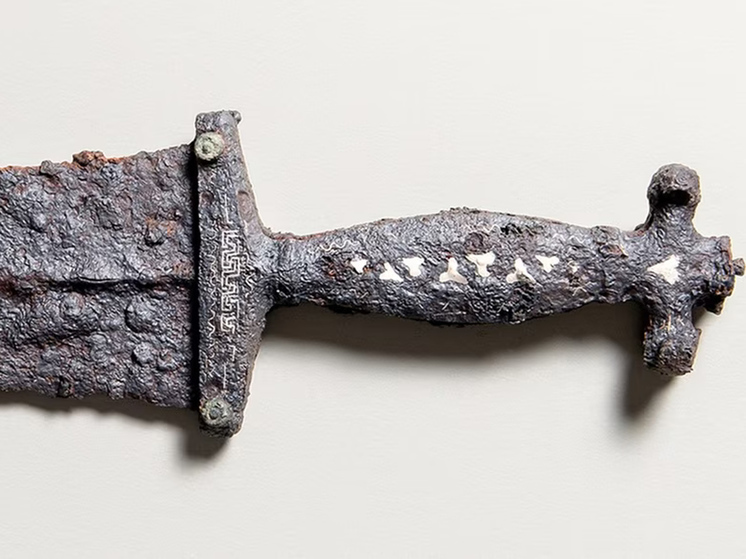 Оружие из серебра и латуни помогло сделать множество археологических открытий