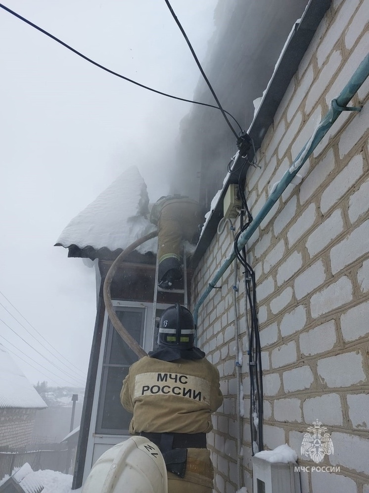 В Курской области задохнулась от дыма в горящем доме супружеская пара