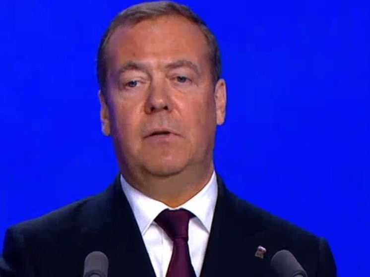 Медведев: "ЕР" все сделает для безоговорочной победы Путина