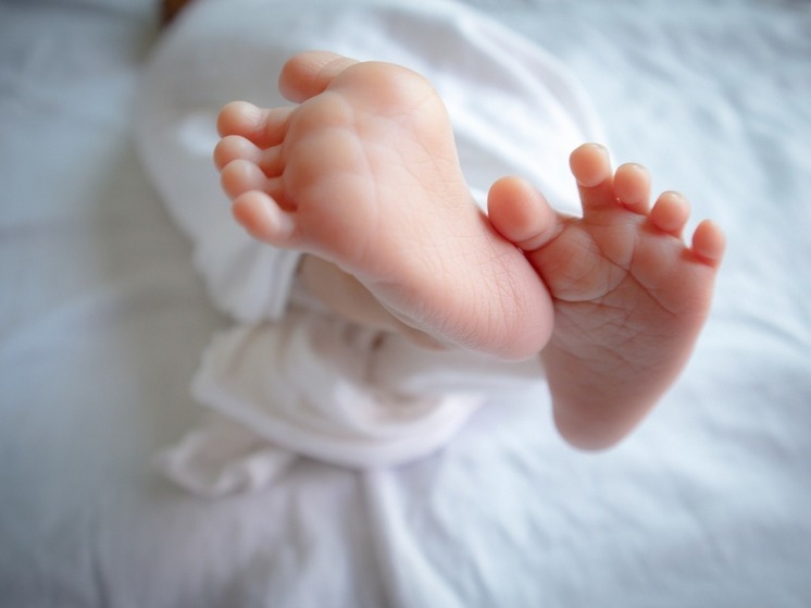 «Она нормальная»: психолог прокомментировал действия мамы, бросившей новорожденного в сугроб