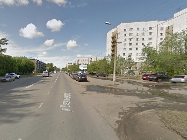 Экскаватор сгорел в центре Кургана