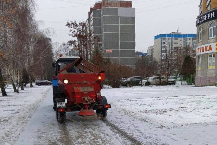 В Курске растаявший снег заливает квартиры верхних этажей