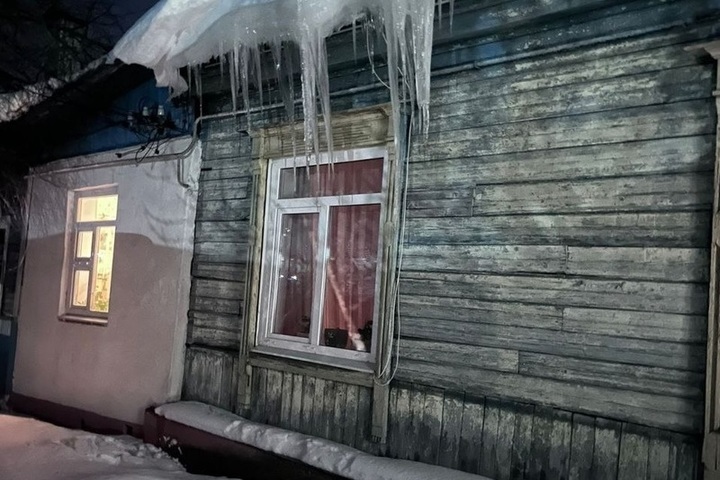 По факту гибели ребенка при сходе снега в Кондрово возбуждено уголовное дело