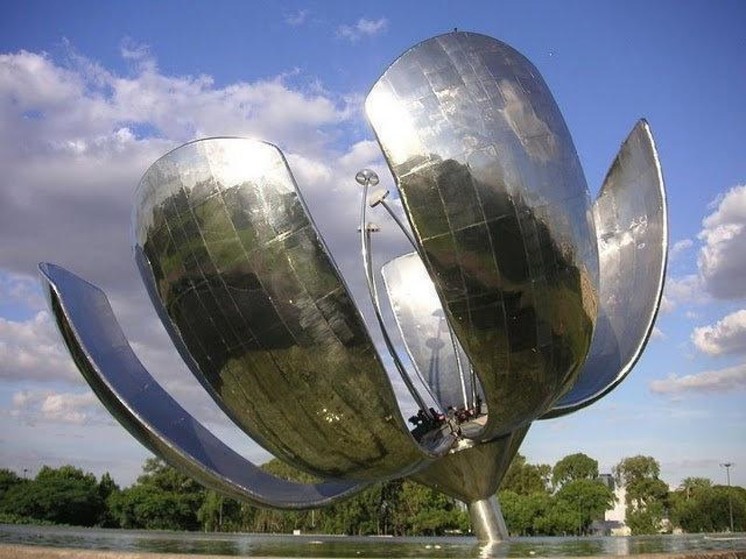 The hurricane destroyed the main symbol of Buenos Aires