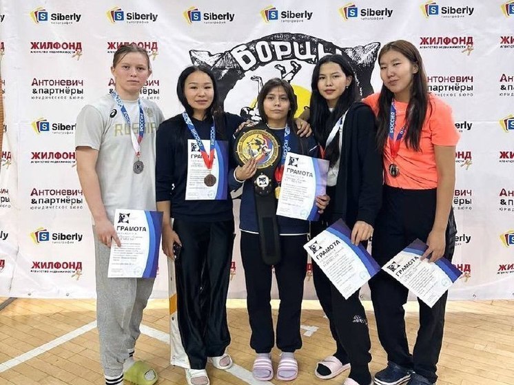 Якутские спортсменки выиграли пять медалей Всероссийских соревнований по вольной борьбе