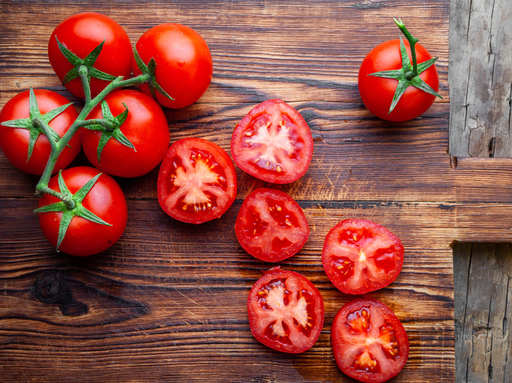 Красноярские ученые научились выращивать помидоры без солнечного света