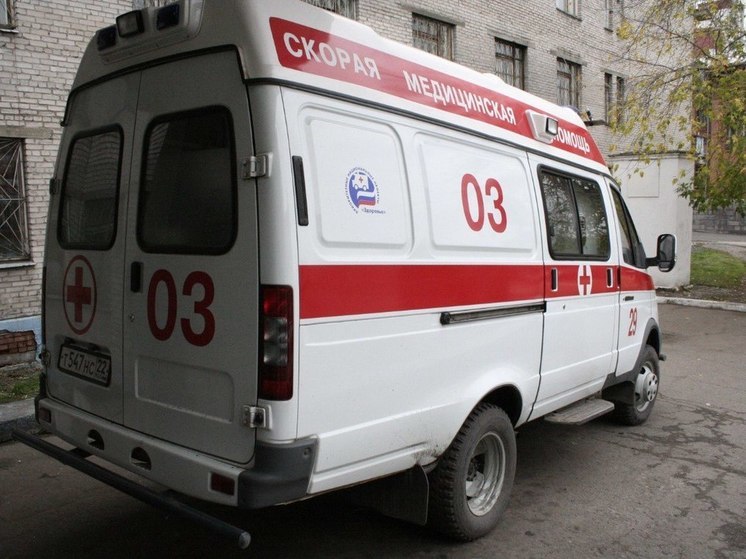 В ДТП с автобусом на Павловском тракте в Барнауле пострадала женщина