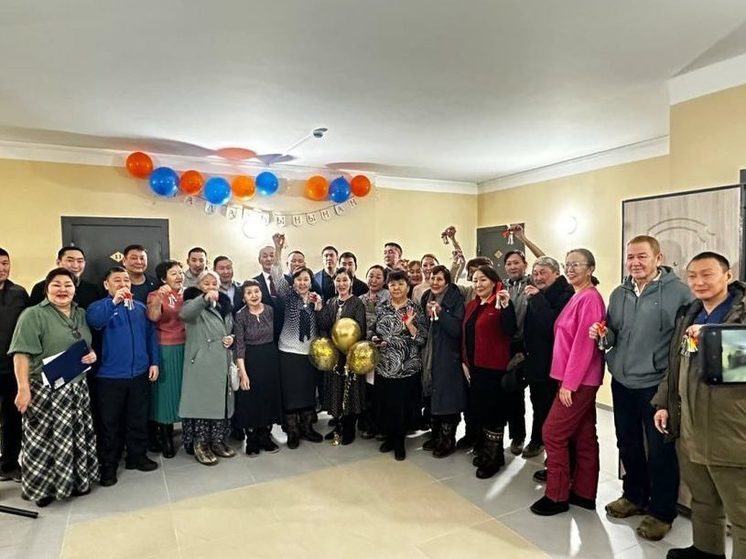 Переселенцам из Намского района вручили ключи от новых квартир