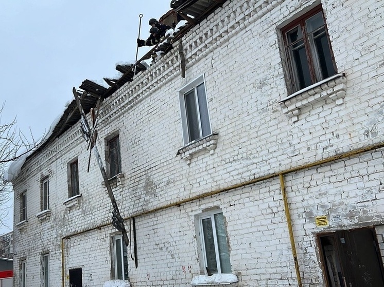 В Орле завели дело по факту обрушения крыши у дома на Васильевской