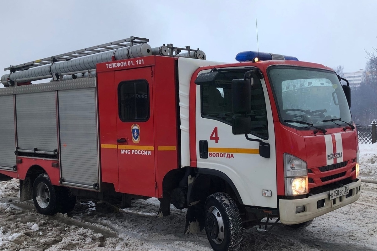 Двое мужчин погибли на пожаре в Вытегорском районе - МК Вологда