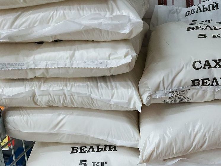 Азаров предупредил о риске сахарного кризиса на Украине