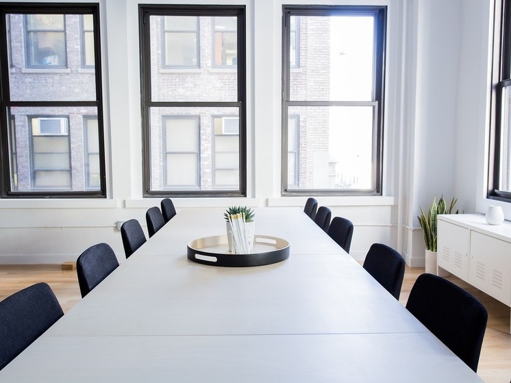 Россияне бросились оформлять отпуска за свой счет