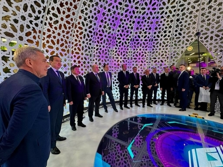 На форуме «Россия» Минниханов представил стенд Татарстана главам правительств СНГ