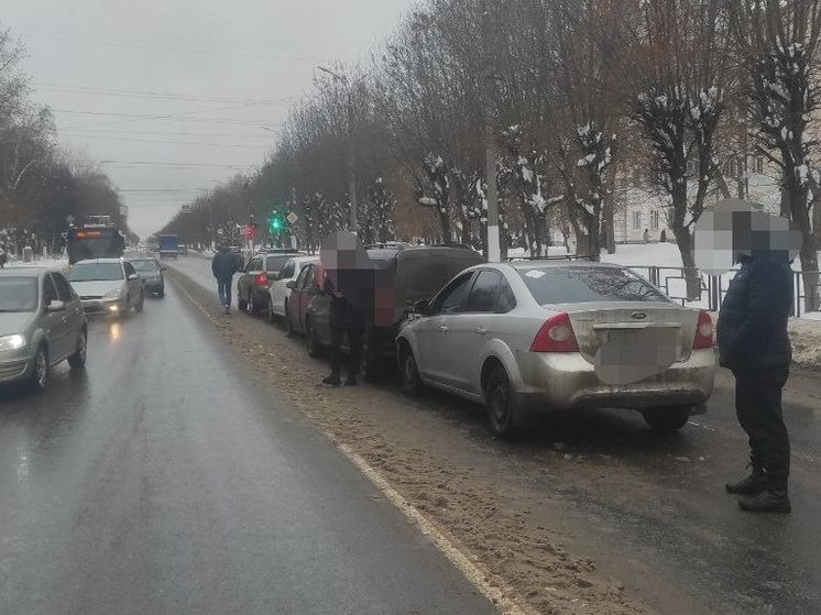 В Твери на Петербургском шоссе произошла массовая авария
