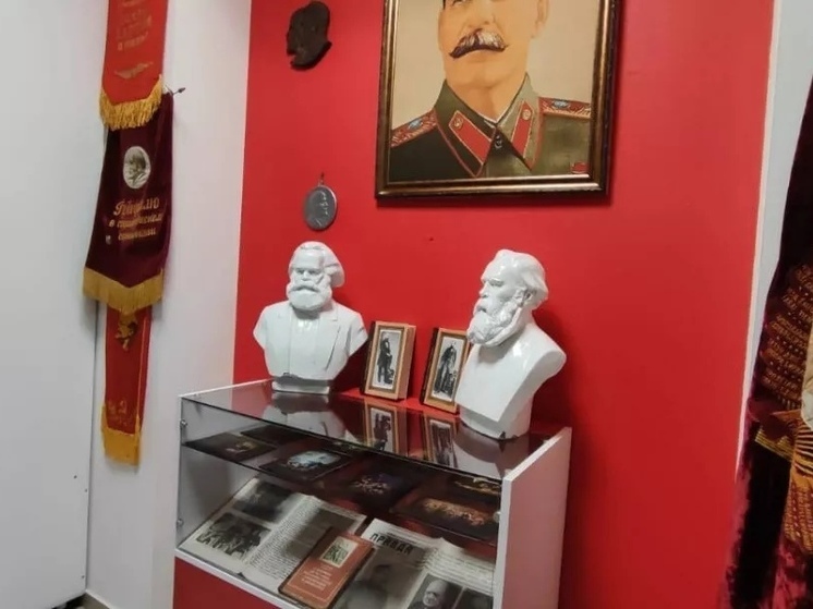 В Барнауле коммунисты открыли Сталин-центр