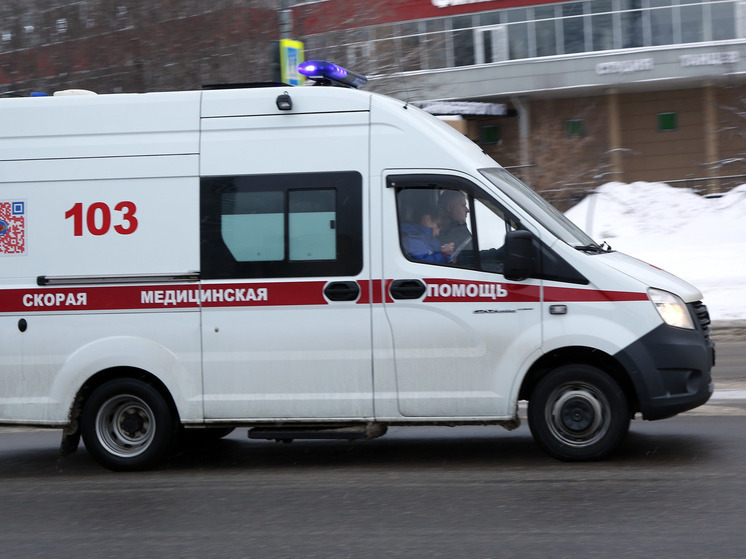 В автобусе, который угодил в кювет, травму получила пассажирка