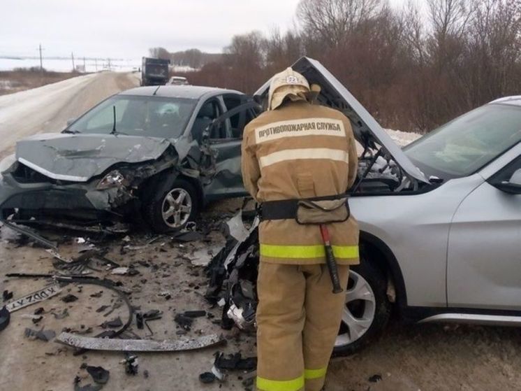 На трассе под Курском в жесткое ДТП попал премиальный внедорожник