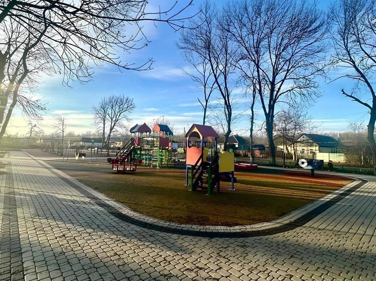 В Лабинском районе облагородили парк