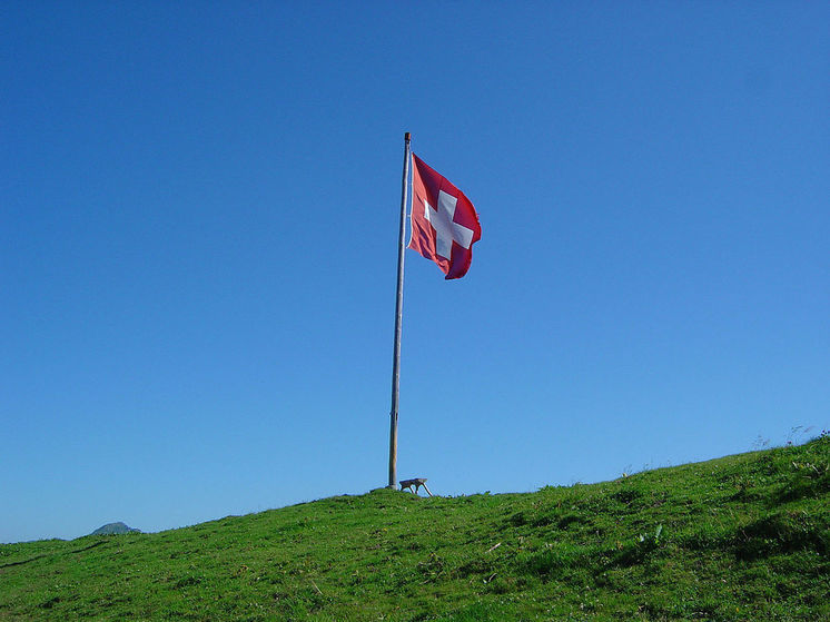 Швейцария присоединилась к европейским санкциям против России по стали и железу