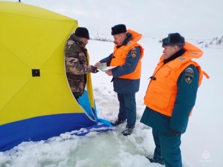 Инспекторы ГИМС проинспектировали два водоема в Смоленской области