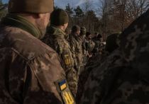Украина испытывает трудности при наборе новобранцев в армию, причем ситуацию усугубляет "лотерея трудоустройства" призывников