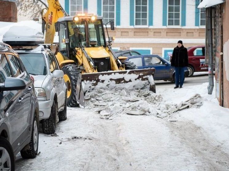 В Кирове продолжится вывоз снега с 26 улиц
