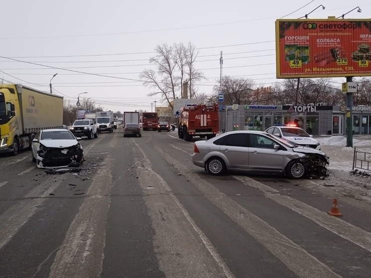 В столкновении двух иномарок в Омске пострадал младенец