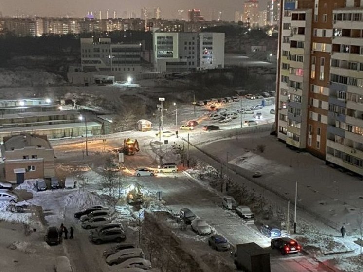 В Хабаровске «проклятые» улицы горожане чистят за свой счет