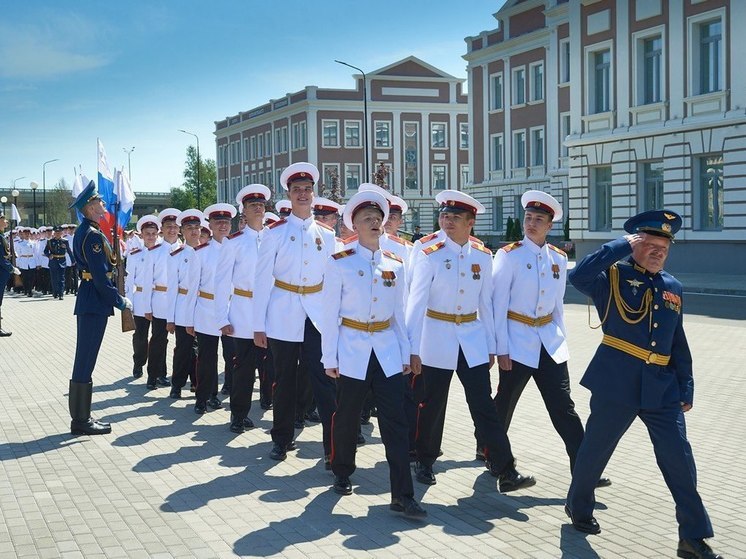80 лет исполнилось Тверскому суворовскому военному училищу