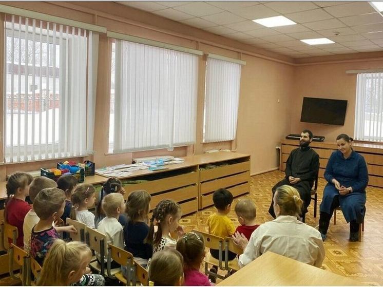 В Орле дошкольникам рассказали о работе священнослужителей
