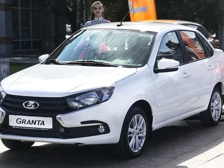 Жители Псковской области получили новые автомобили от регионального отделения Соцфонда