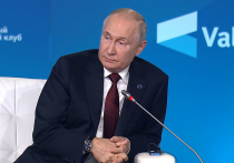 Президент Владимир Путин в ходе расширенного заседания коллегии Министерства обороны заявил, что нашей стране необходимо наращивать спутниковую группировку на глобальном уровне