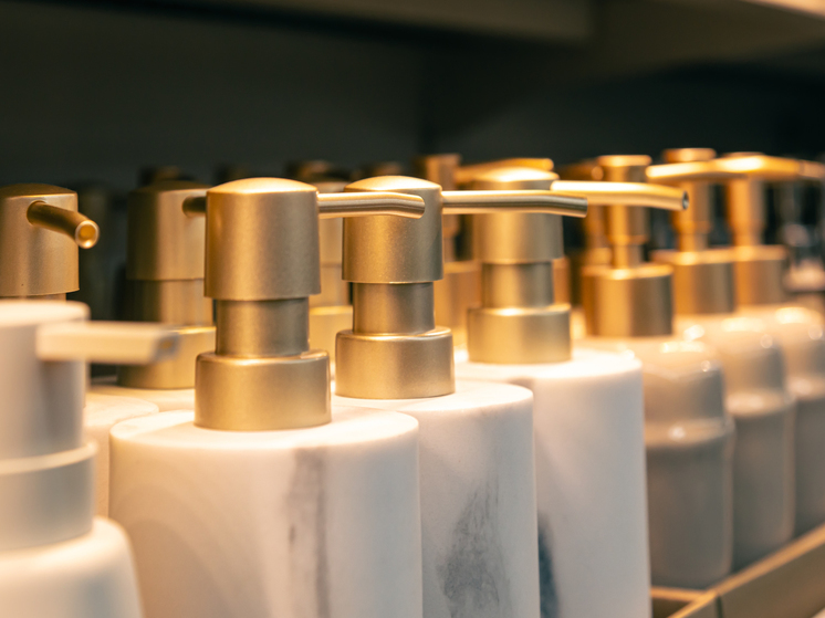 Краски для волос и шампуни толкнули мужчину на кражу в Карелии