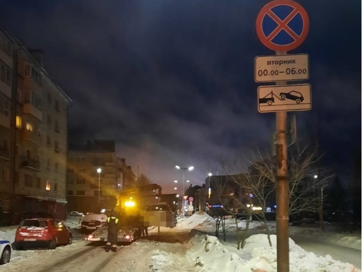 ГИБДД Петрозаводска предупредила, где сегодня ночью нельзя оставлять автомобили