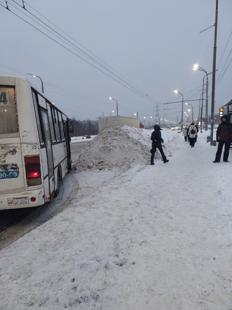 Деньги на вывоз снега в Петрозаводске закончились раньше чем снег