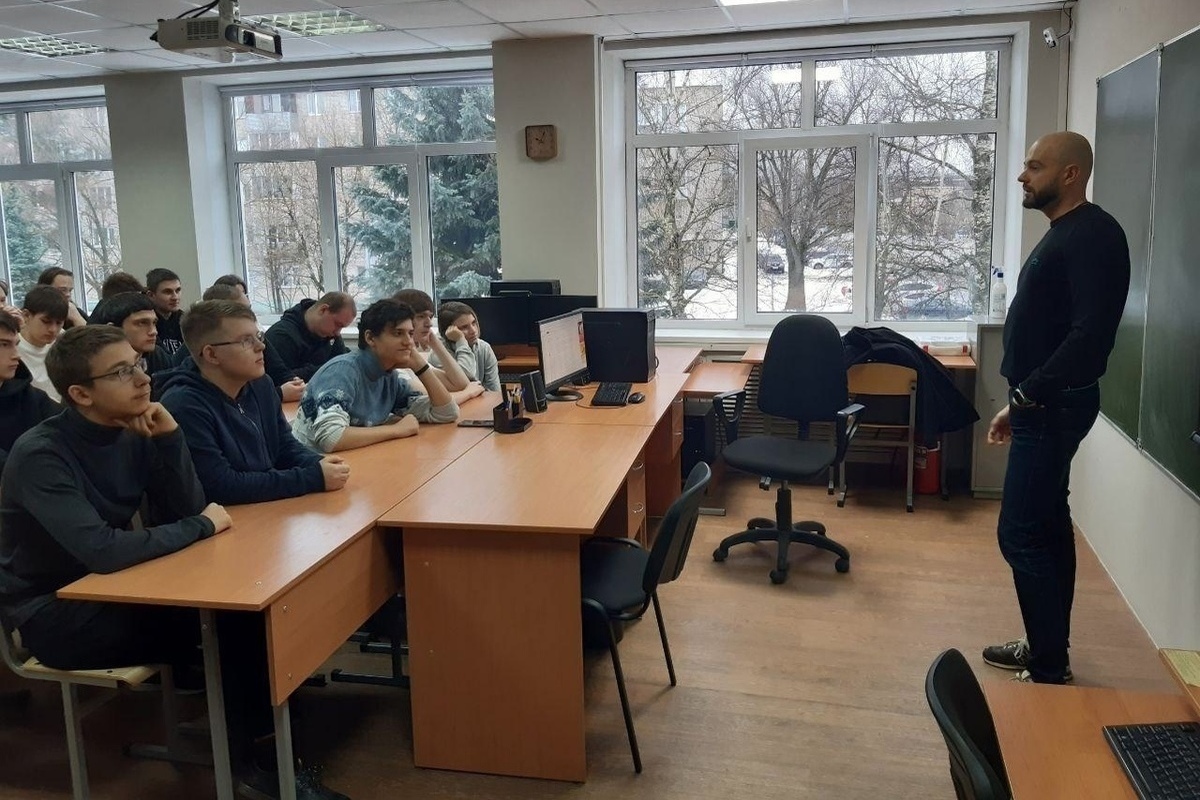 Студентов Серпухова пригласили на стажировку в IT-компанию