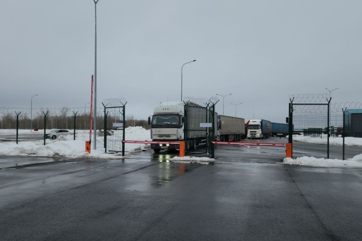 Завод глобальные напитки воронеж. Таможенный терминал. Таможня Воронеж. Таможенный терминал Тарков.